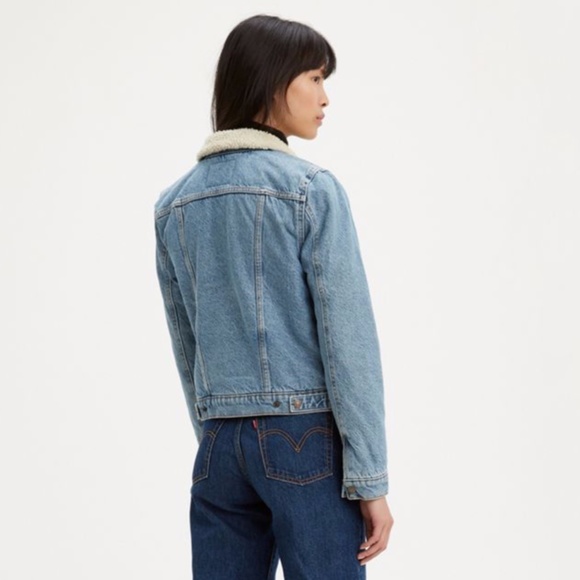Levi's Original Sherpa Trucker Jacket - Picture 2 of 12